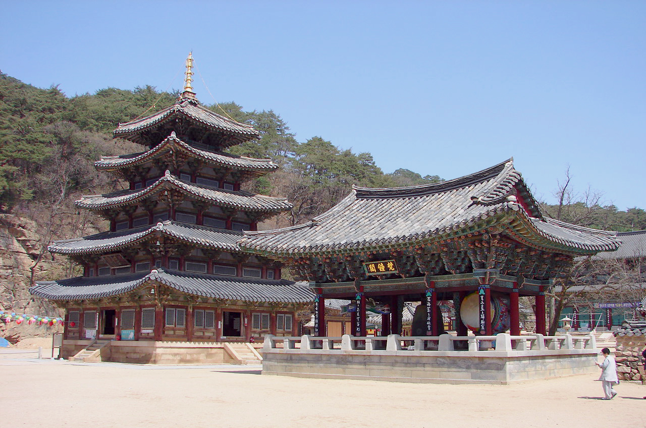 山寺(サンサ):韓国の仏教山岳僧院