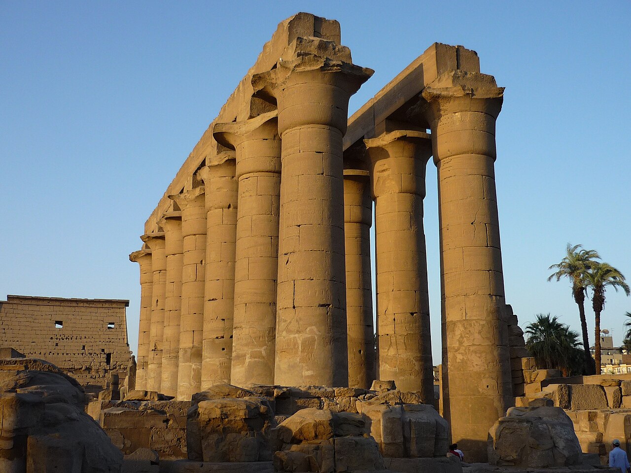 古代都市テーベとネクロポリス
